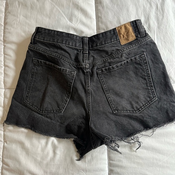 Zara High-Rise Black Jean Shorts - Picture 2 of 3